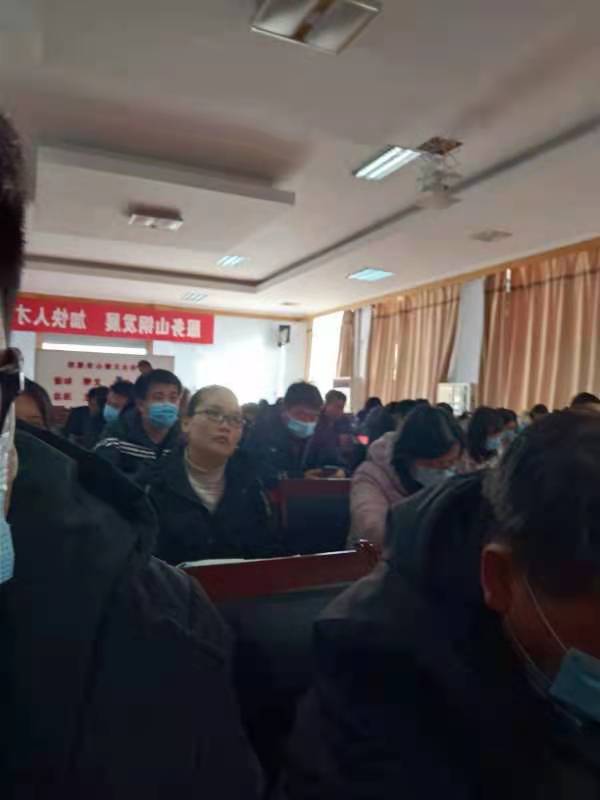 天瑞公司參加鋼城區(qū)直機(jī)關(guān)黨的十九屆五中全會(huì)精神宣講報(bào)告會(huì)IMG_6496(20201215-105913).JPG